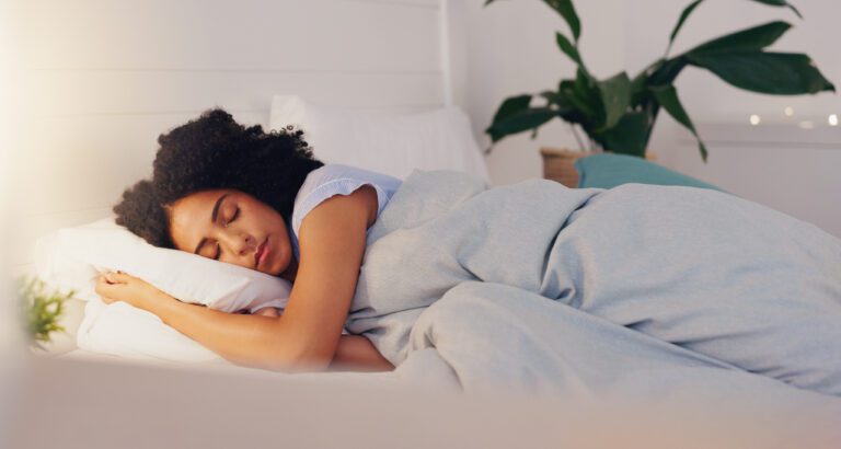 What do sleep specialists do to improve people's sleep? article featured image